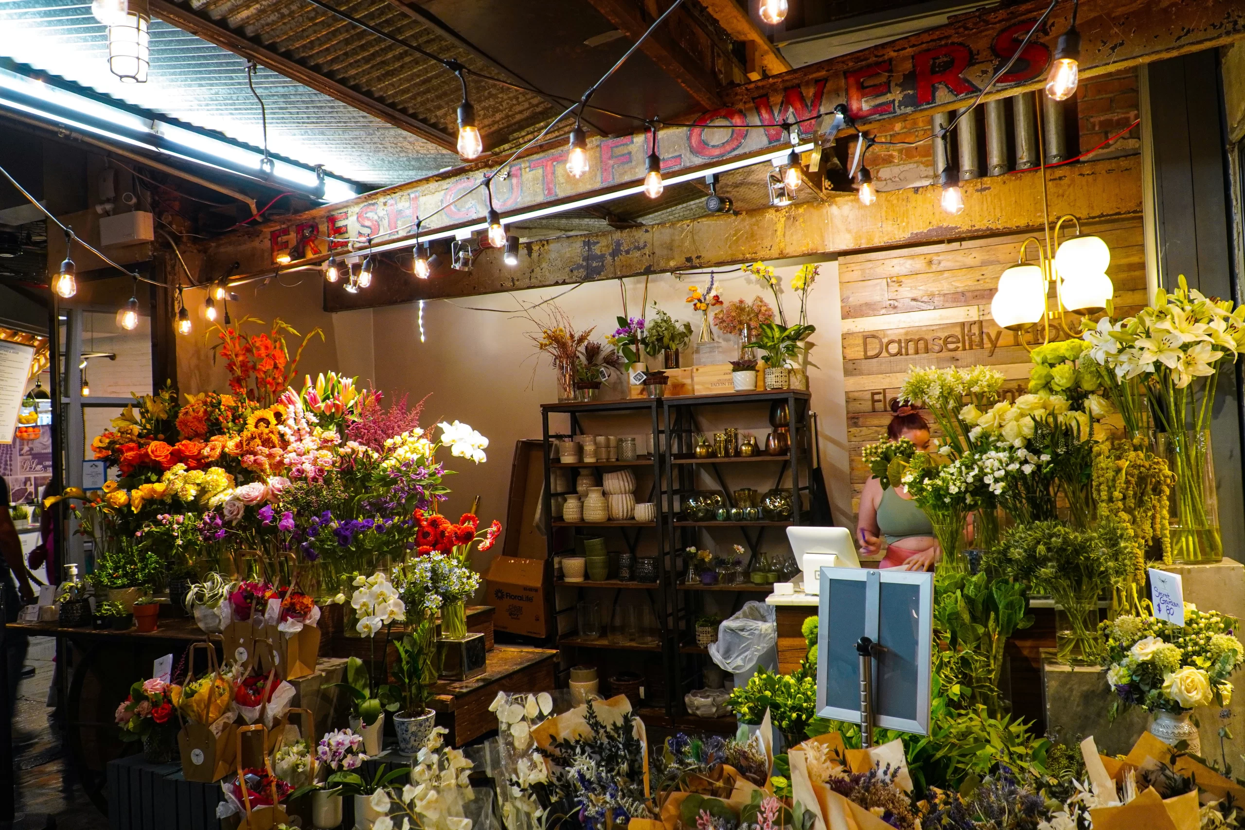 Searching "Flower Shop Near Me"? Local Floral Finds Dubai